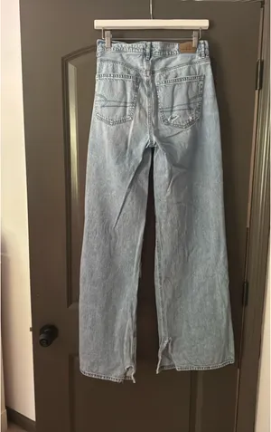American Eagle Light Wash Jeans Ripped Wide Leg 2 Long thumbnail 2