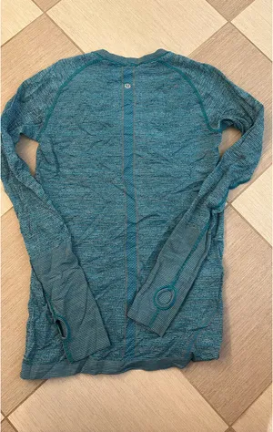 Lululemon Long Sleeve Swiftly Tech thumbnail 3