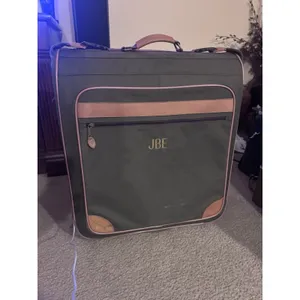 LL Bean Large Green Rolling Garment Bag Leather Trim Suitcase Bag 24" X 21"X8” thumbnail 2