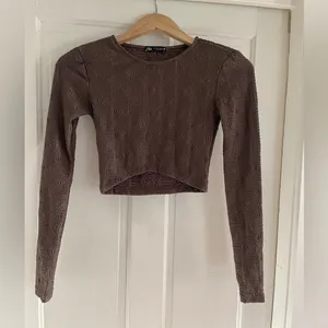 Zara Textured Pointelle‎ Brown Long Sleeve Cropped Top thumbnail 3