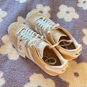 Adidas Blush/White Unisex Gazelle Sneakers thumbnail 4