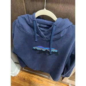 Patagonia Classic Navy Bear Hoodie with side pockets Women's medium Sweatshirt thumbnail 2
