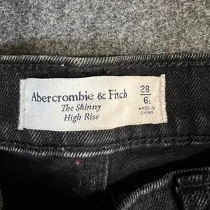 Abercrombie & Fitch High Rise‎ Skinny Jeans Black Front Seam Slit Hem 28 6L thumbnail 3