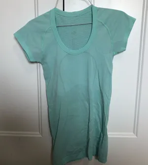Women's lululemon Mint Green size two swiftly tech tshirt thumbnail 1