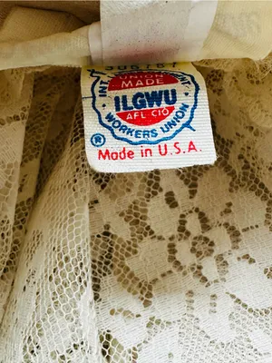 Vintage Women’s Victorian Blouse Cream Lace Ruffles Neck Edwardian Regency thumbnail 4