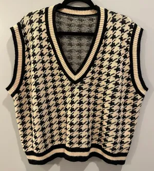 SheIn Curve Sweater Vest thumbnail 1