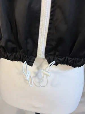 💥Polly Cropped Windbreaker Jacket Black White Zip Toggle Hem Lightweight S/M💚 thumbnail 5