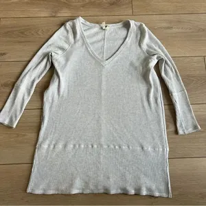 We the Free Split Side Tuesday Tunic V-Neck Knit Top Size Large Light Grey thumbnail 6