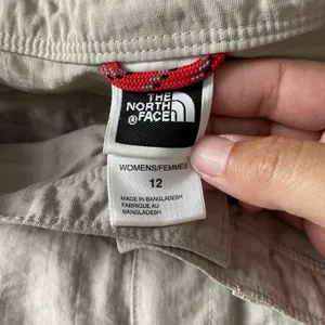 The North Face Vtg. Cargo Hiking Outdoor Shorts Gorpcore Tan Quick Dry Size 12 thumbnail 6