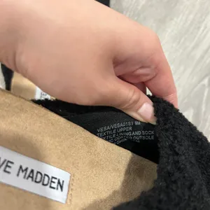 NEW Vesa Black Fuzzy Loafers thumbnail 5