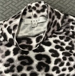 Gaze white leopard print long sleeve top Size XS thumbnail 2