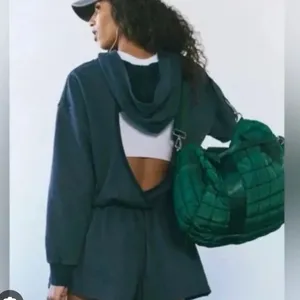 Free peiple such a flirt navy romper nwot small thumbnail 2