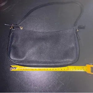 Black Leather Shoulder Bag thumbnail 7