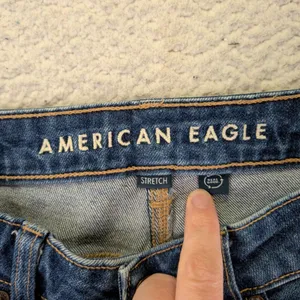 American Eagle Mom Jeans Womens 2 Regular Blue High Rise‎ Tapered Stretch Denim thumbnail 3
