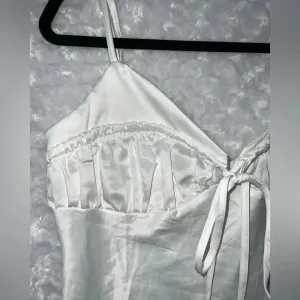 Princess Polly LADORA TOP WHITE size 6 thumbnail 5