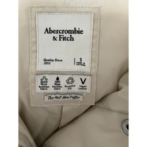 Abercrombie & Fitch Mini Puffer Vegan Leather Jacket Cream Women's Size‎ Small thumbnail 9