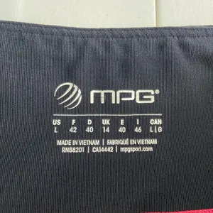 NWOT MPG women’s bright‎ pink cropped stretch active athletic leggings large thumbnail 5