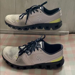 On Running Cloud X 3 orchid/Iron. Gray Size 7.5 thumbnail 2