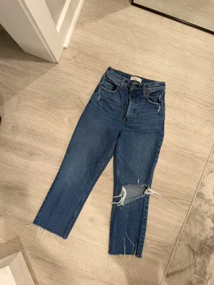 Abercrombie High-Rise Jeans 90s Straight Ultra High Rise thumbnail 2
