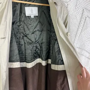 LONDON FOG Women’s Trench Coat Size‎ 14 Vintage Tan Cream Lined Belted Long thumbnail 4