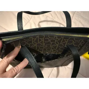 Calvin Klein Purse Tote Bag Black Shoulder Strap Gold Chain Pockets Zip Clos EUC thumbnail 13