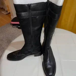 Gabor Black Leather Riding‎ Boots Buckle Detail Rubber Sole MRSP $235-Size 6.5 thumbnail 9
