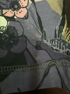 Nike Abstract Floral Athletic Crop Top Size Medium thumbnail 2