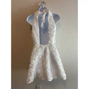 NWT Lulus Rosette‎ Mini Dress XS White 3D Floral Halter Romantic Stuck Zipper thumbnail 2