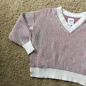 Women’s Aerie Beyond Chenille V-Neck Sweater Size Medium thumbnail 2