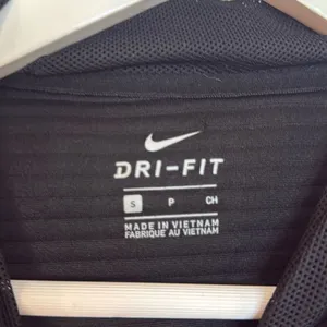 Nike black ribbed cropped hoodie sweater small thumbnail 2