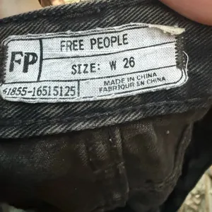 Free People Women’s Shorts Black Jeans Size 26 thumbnail 9
