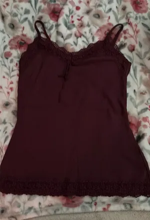 Hollister lace trim tank top thumbnail 1