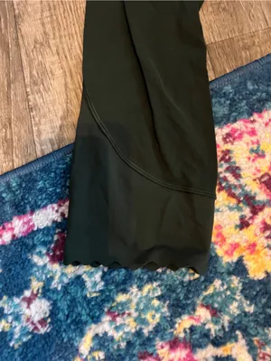 Lululemon Women’s Dark Green scalloped leggings thumbnail 4