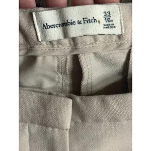 Abercrombie Sloane Low Rise Tailored Slim Boot Pants Tan Beige Size 33/16R NWT thumbnail 7