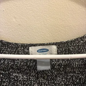 Old Navy Black and White Sweater thumbnail 3