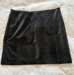 Juicy Couture Black Faux-Snakeskin Mini Skirt - Women thumbnail 1