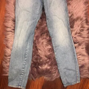 Good American curvy high waisted jeans thumbnail 3