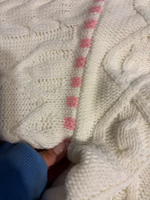 Edikted XL knitted white sweater with pink design! thumbnail 2