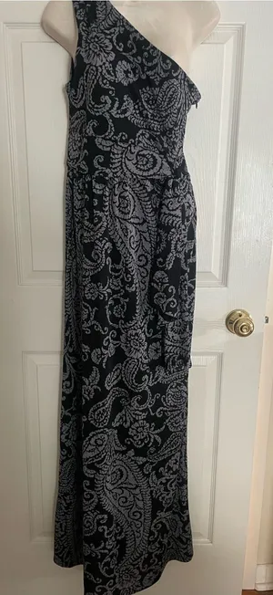 The Limited One-Shoulder Black and Gray Paisley Maxi‎ Dress Size M thumbnail 1