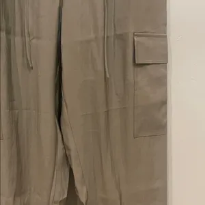 Olive Cargo Jogger Pants - Casual Utility Style new small with side pockets thumbnail 3