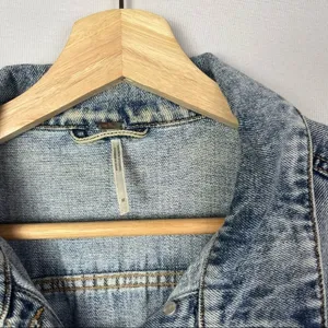 Free People Blue Acid Wash Denim Trucker Jacket M‎ thumbnail 7