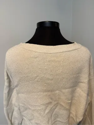 Zara Cream Ribbed Crewneck Oversized Knit Pullover Sweater in Size Medium thumbnail 5