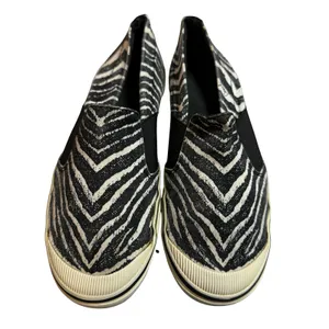 Coach Zebra Print Slip On Canvas Sneakers Women US Size 6.5 B Slip On Narrow‎ thumbnail 2