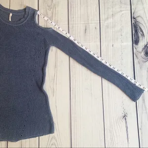 ‎Willow & Clay Cold Shoulder Sweater Tops Small thumbnail 8