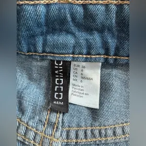 H&M Divided‎ Blue Denim High Waisted Mini Skirt Size 6 thumbnail 4