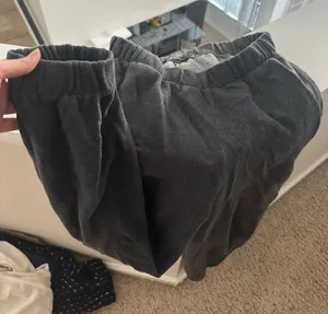 Brandy Melville Joggers Grey thumbnail 1