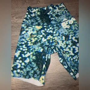 Offline By Aerie Trippy Retro High Waist Biker Shorts XS thumbnail 3