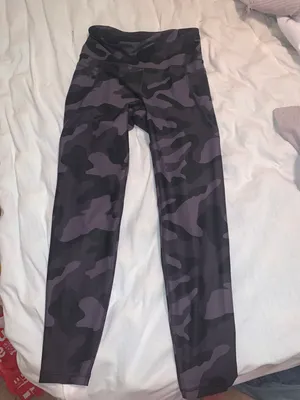 Old Navy Camo Leggings thumbnail 1