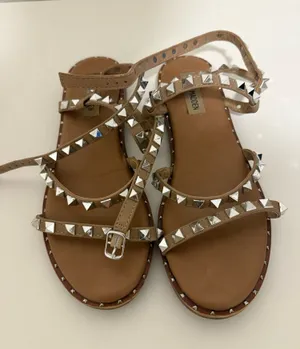 Steve Madden Sandals thumbnail 1