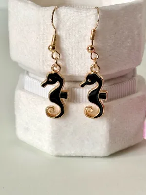 Seahorse Earrings Black thumbnail 2